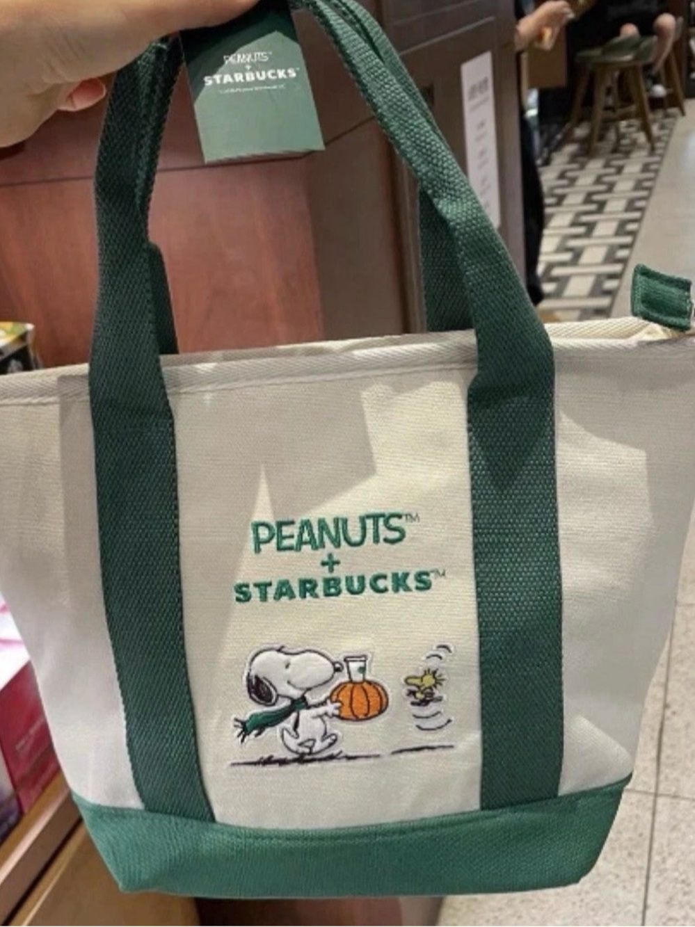 PEANUTS X STARBUCKS Snoopy Tote - Picture 3 of 6